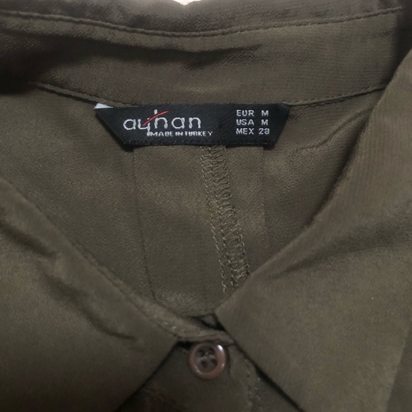 Beautiful olive blouse tunic w rhinestone detail - Picture 3 of 3